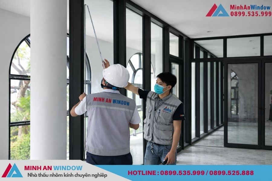 Hình ảnh thực tế tại công trình, nhân viên kỹ thuật và giám sát công trình đang làm việc tại dự án khu văn phòng tại một dự án khu nhà máy có địa chỉ tại Đông Anh, Hà Nội . Để sản phẩm được tốt nhất các quy trình luôn luôn đan xen để sản phẩm hoàn thiện tốt nhất Hình ảnh thực tế tại công trình, nhân viên kỹ thuật và giám sát công trình đang làm việc tại dự án khu văn phòng tại một dự án khu nhà máy có địa chỉ tại Đông Anh, Hà Nội . Để sản phẩm được tốt nhất các quy trình luôn luôn đan xen để sản phẩm hoàn thiện tốt nhất